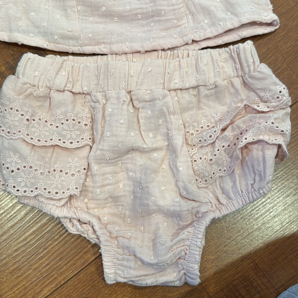 Pink Ruffled Baby Outfit - Picture 3 of 3